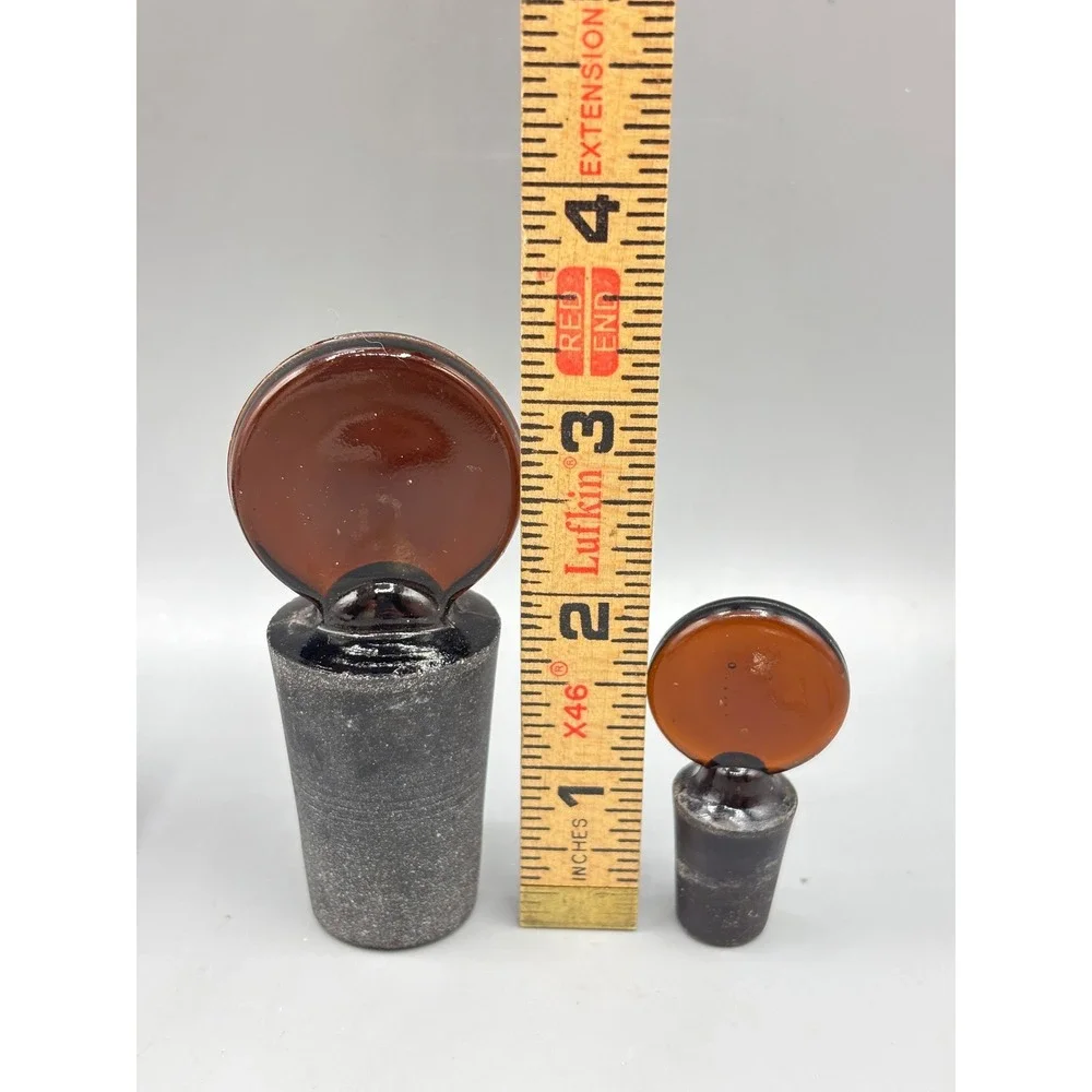 Vtg Brown Amber Glass Bottle Stoppers Set of‎ 2 Round Coin Top Apothecary Brown